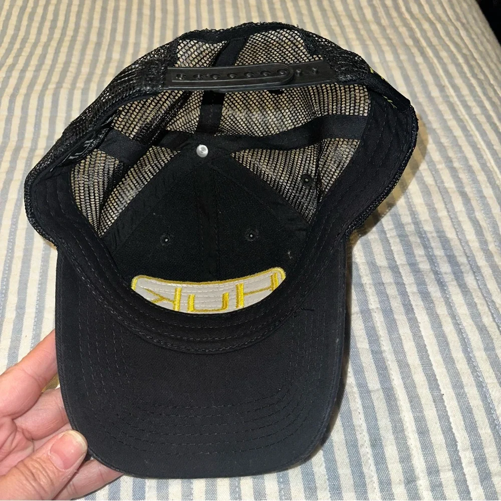 HUK Performance Fishing Gear Hat Mens Snap Back Adjustable Black Mesh Trucker‎